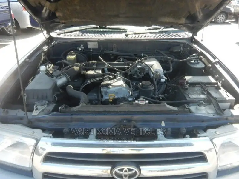 Toyota Hilux Surf 1999 Blue