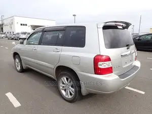 Toyota Kluger 2005 Silver