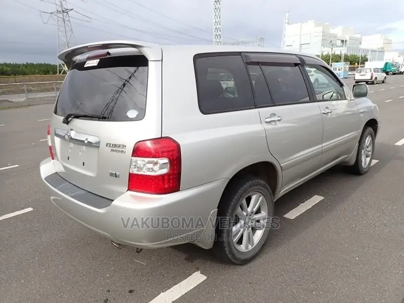 Toyota Kluger 2005 Silver