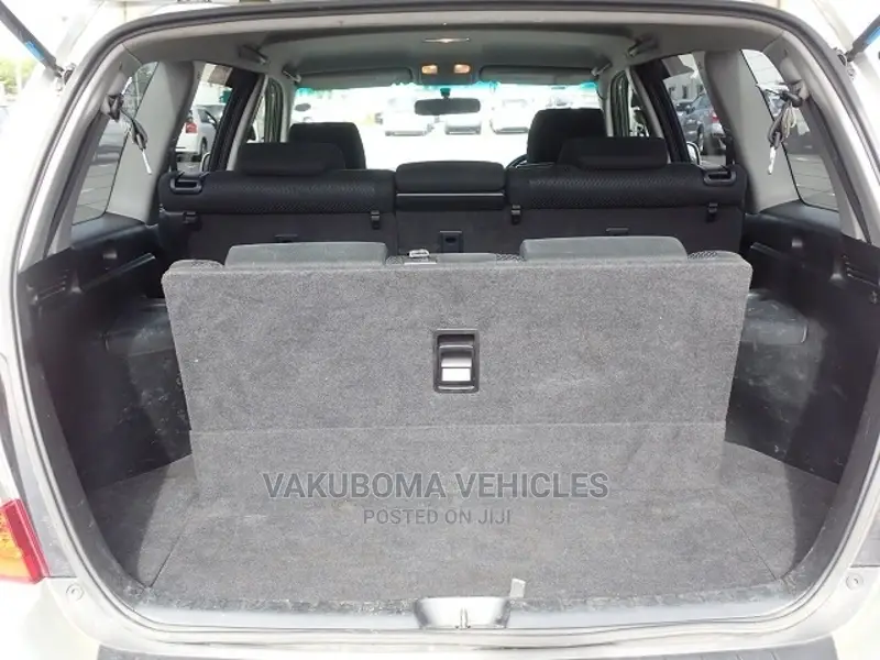 Toyota Kluger 2005 Silver