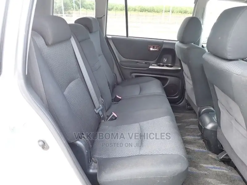 Toyota Kluger 2005 Silver