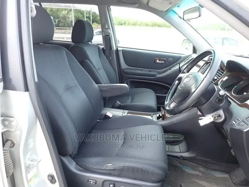 Toyota Kluger 2005 Silver