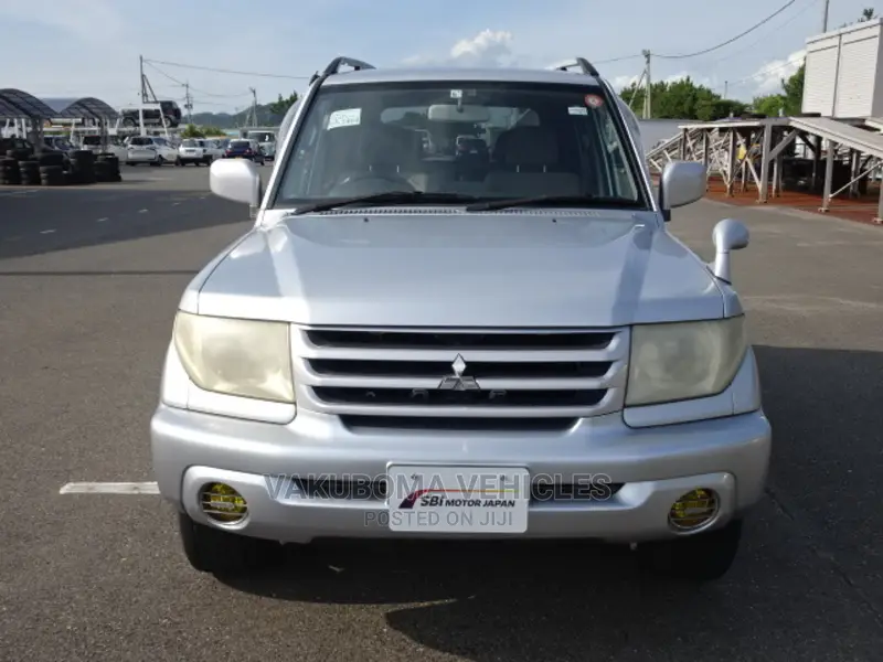 Mitsubishi Pajero 2003 Silver