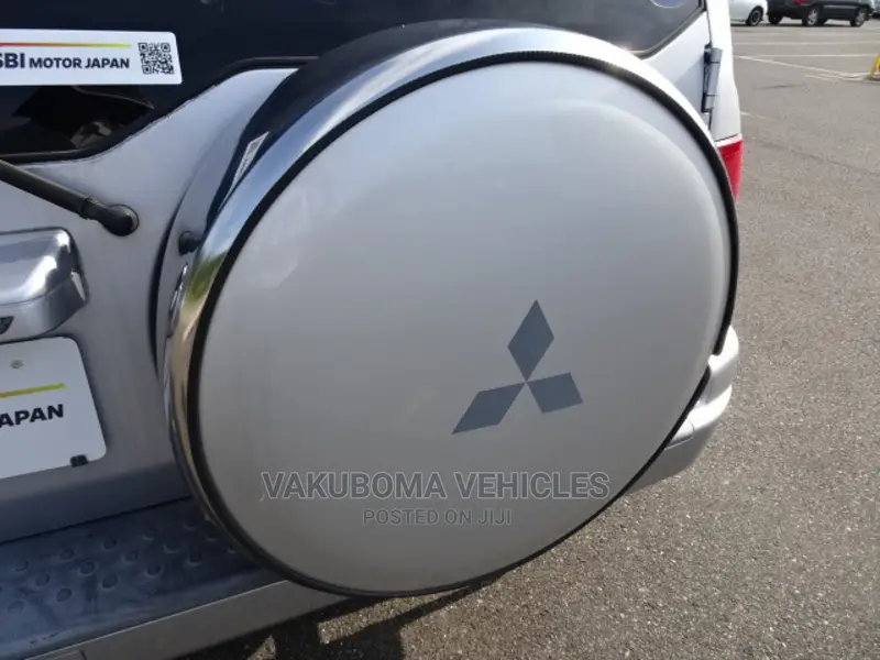 Mitsubishi Pajero 2003 Silver