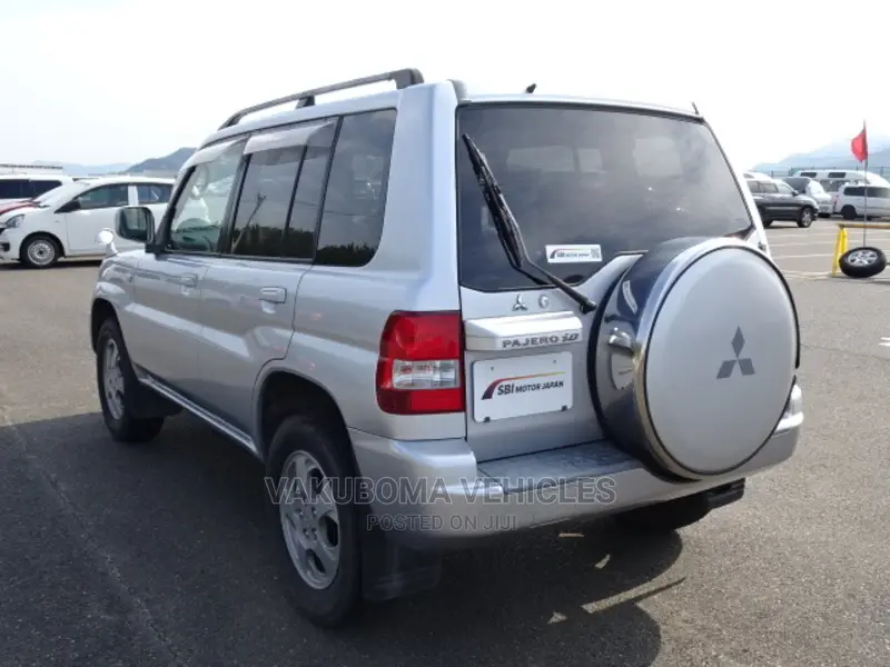 Mitsubishi Pajero 2003 Silver