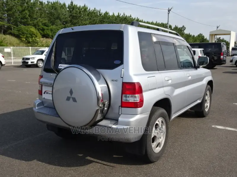 Mitsubishi Pajero 2003 Silver