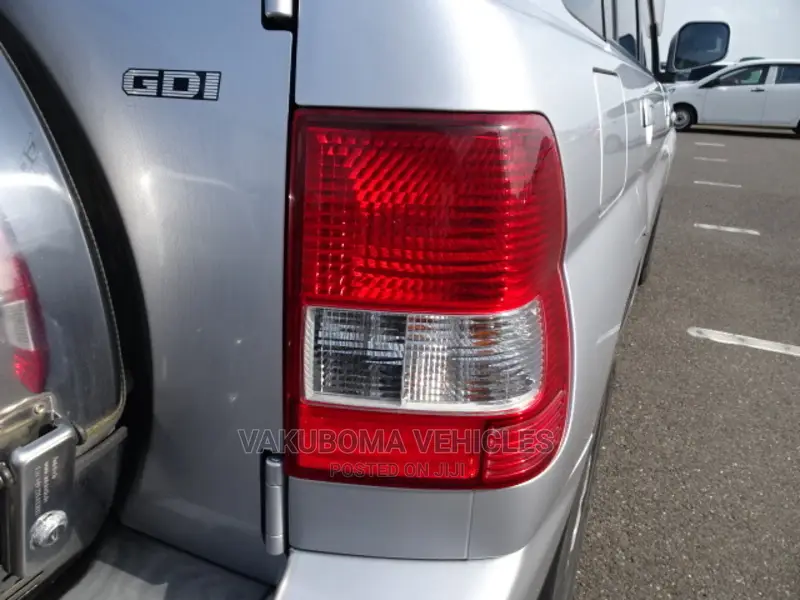 Mitsubishi Pajero 2003 Silver