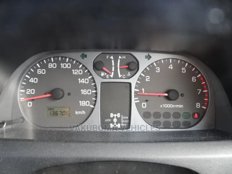 Mitsubishi Pajero 2003 Silver