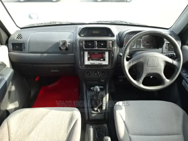 Mitsubishi Pajero 2003 Silver