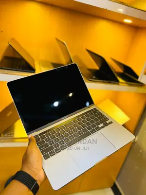 New Laptop Apple MacBook 2020 8GB Intel Core I5 SSD 512GB