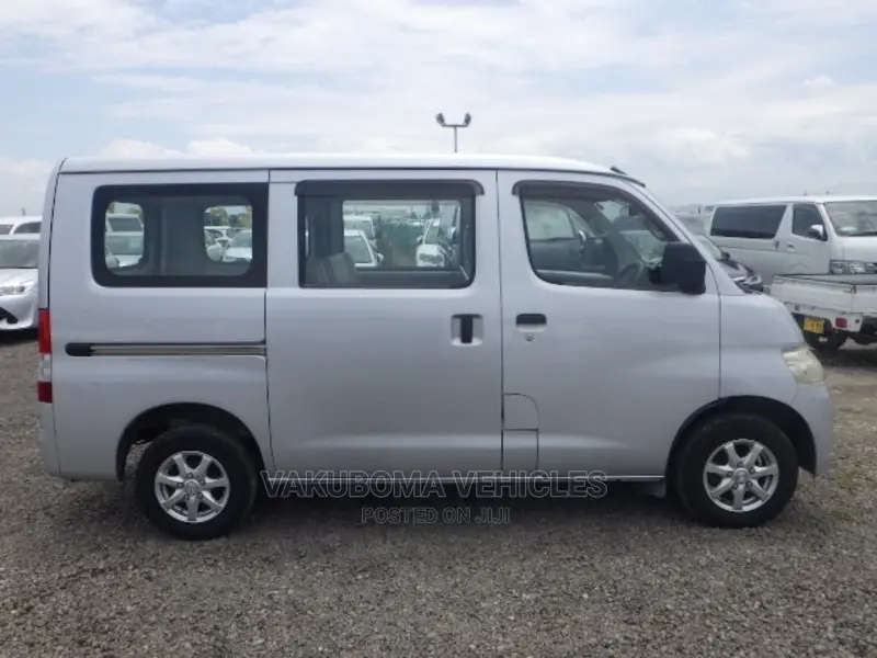 Toyota Lite-Ace 2010 Silver