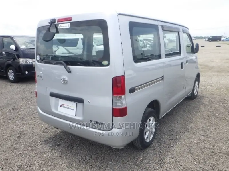 Toyota Lite-Ace 2010 Silver