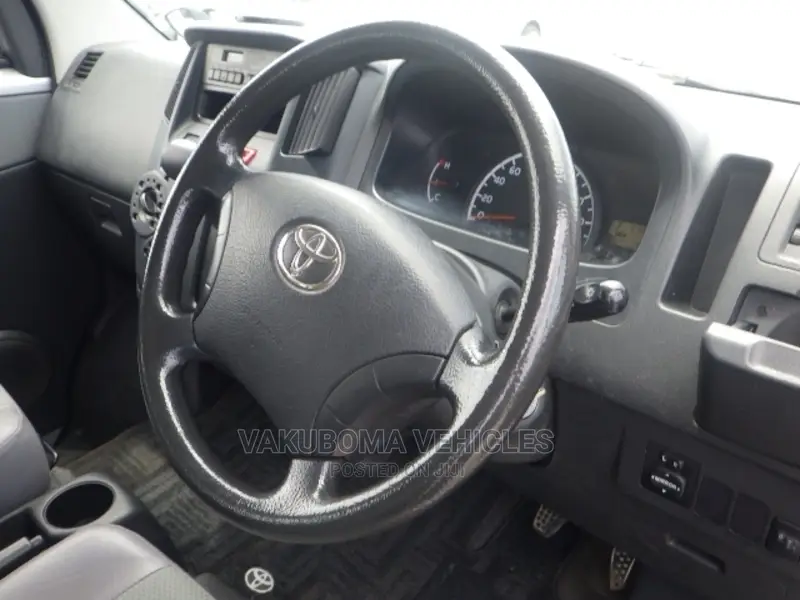 Toyota Lite-Ace 2010 Silver