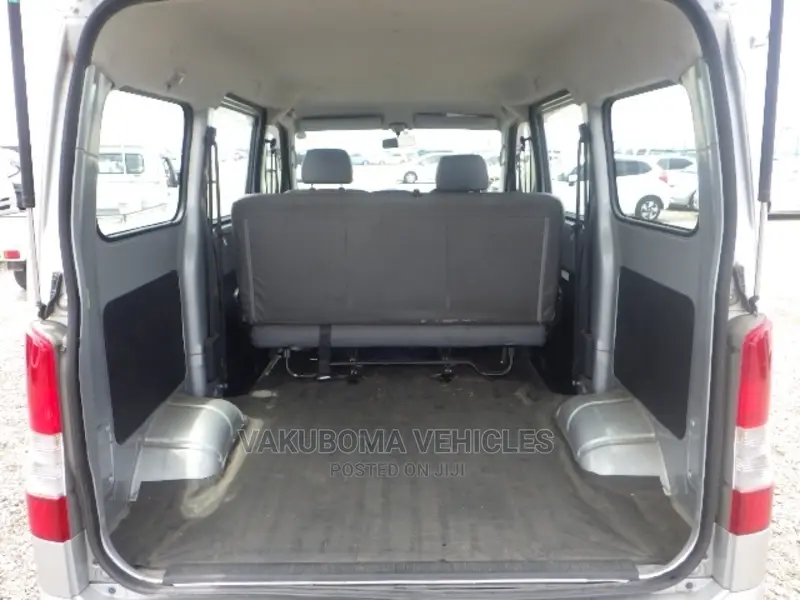 Toyota Lite-Ace 2010 Silver