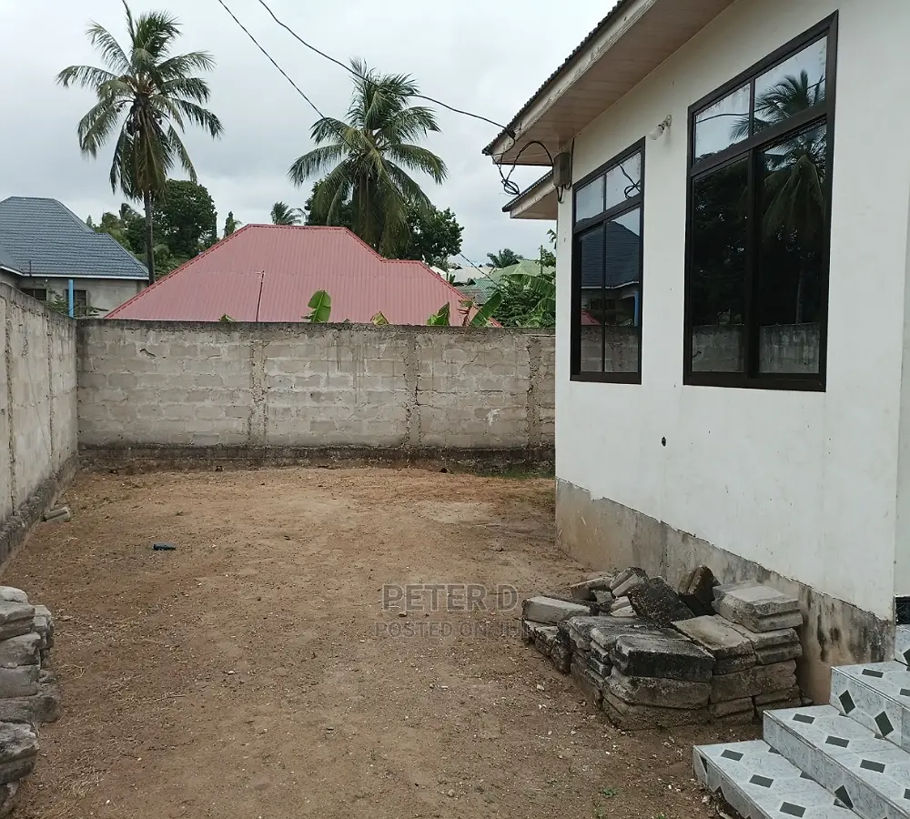 3bdrm House in Goba for sale