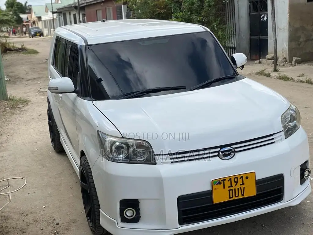 Toyota Corolla Rumion Hatchback 1.8 AWD 2009 White
