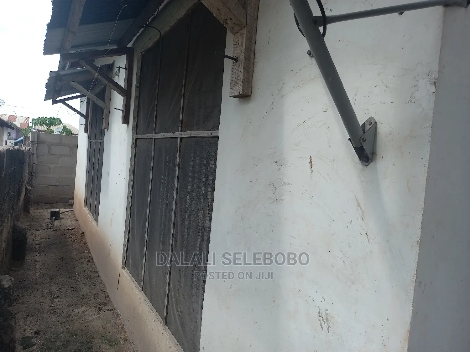 8bdrm Bungalow in Sinza C for sale