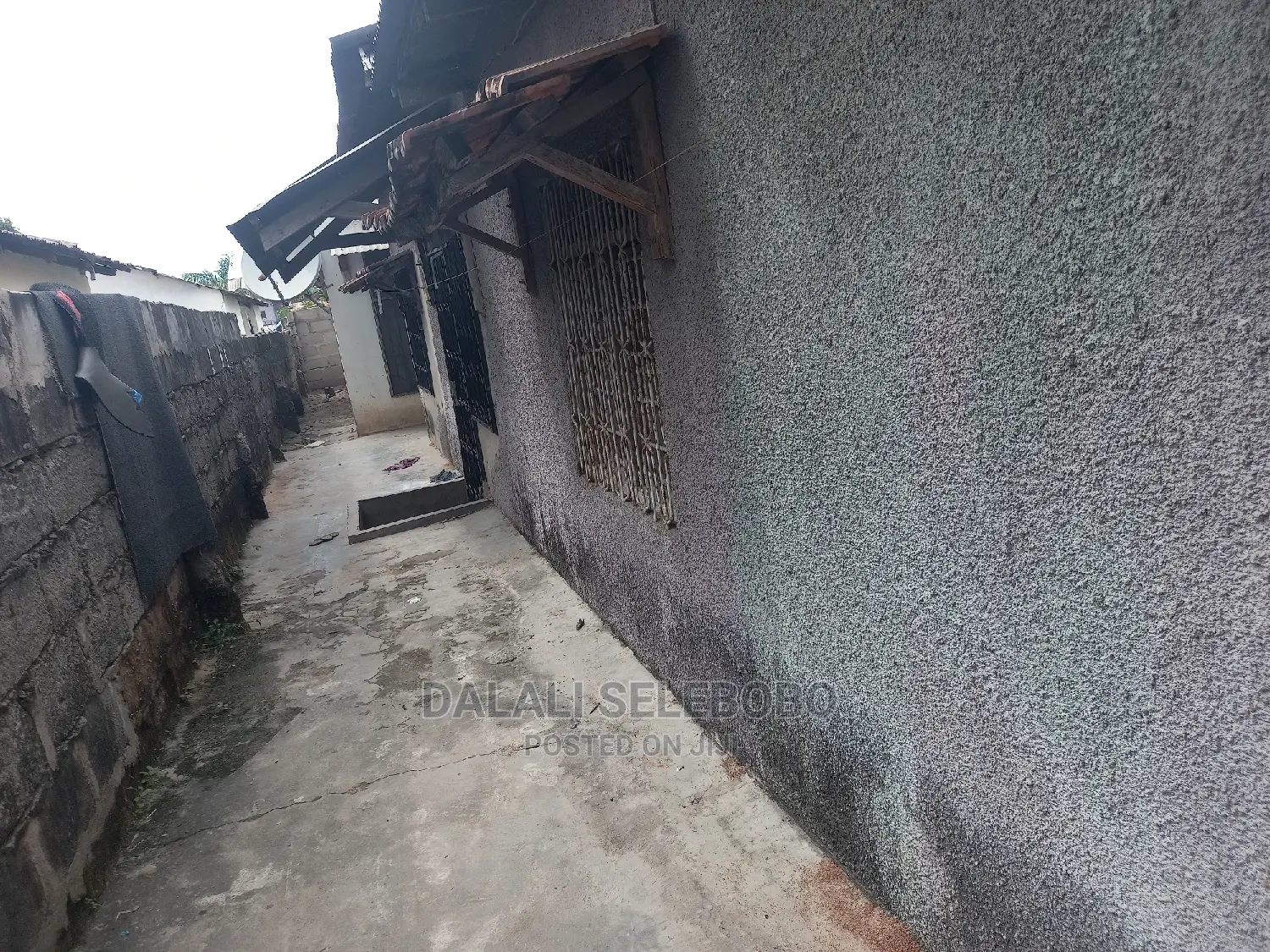8bdrm Bungalow in Sinza C for sale