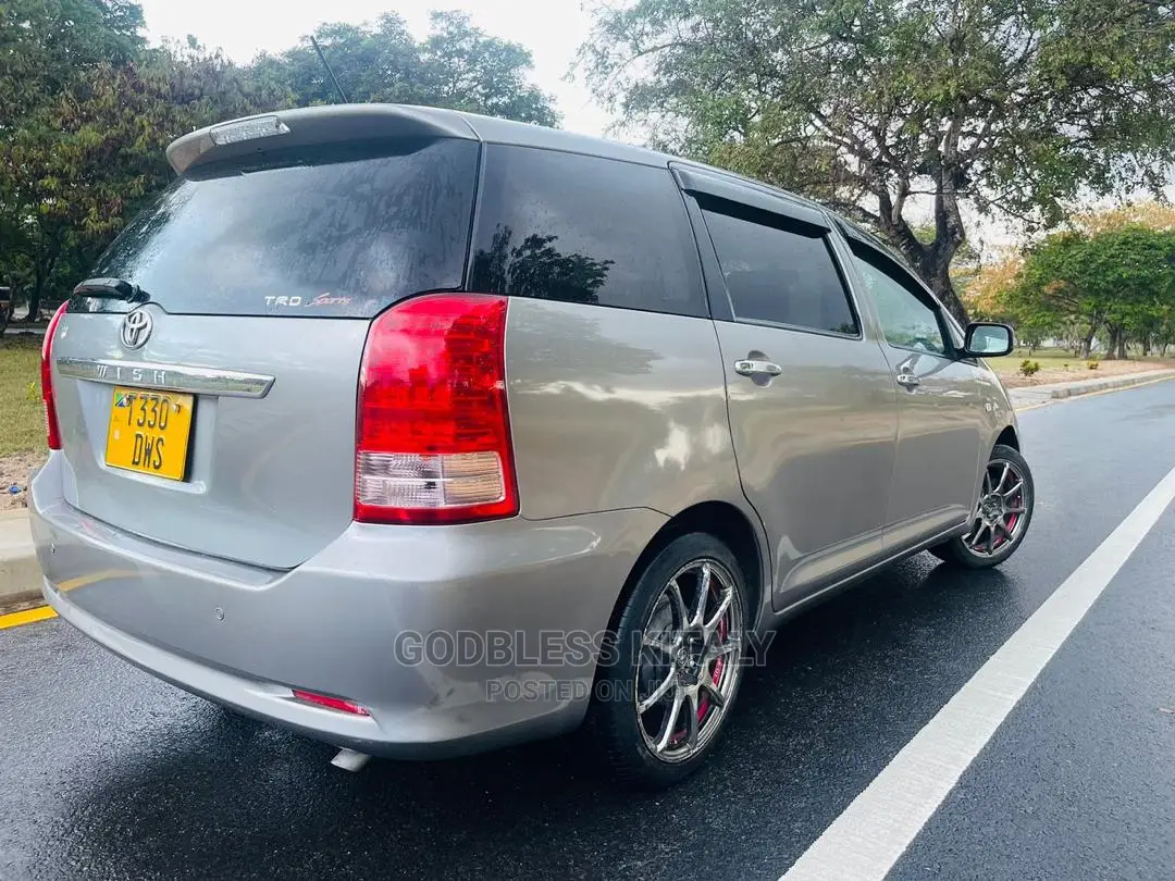 Toyota Wish 2005 Silver