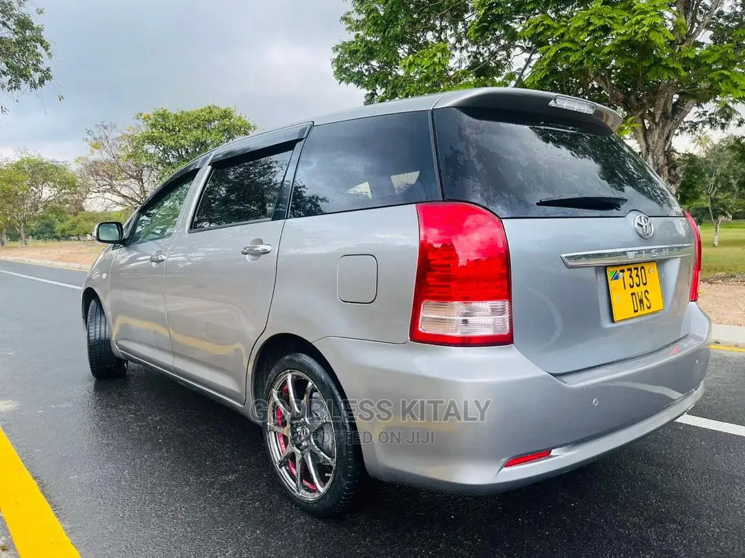 Toyota Wish 2005 Silver