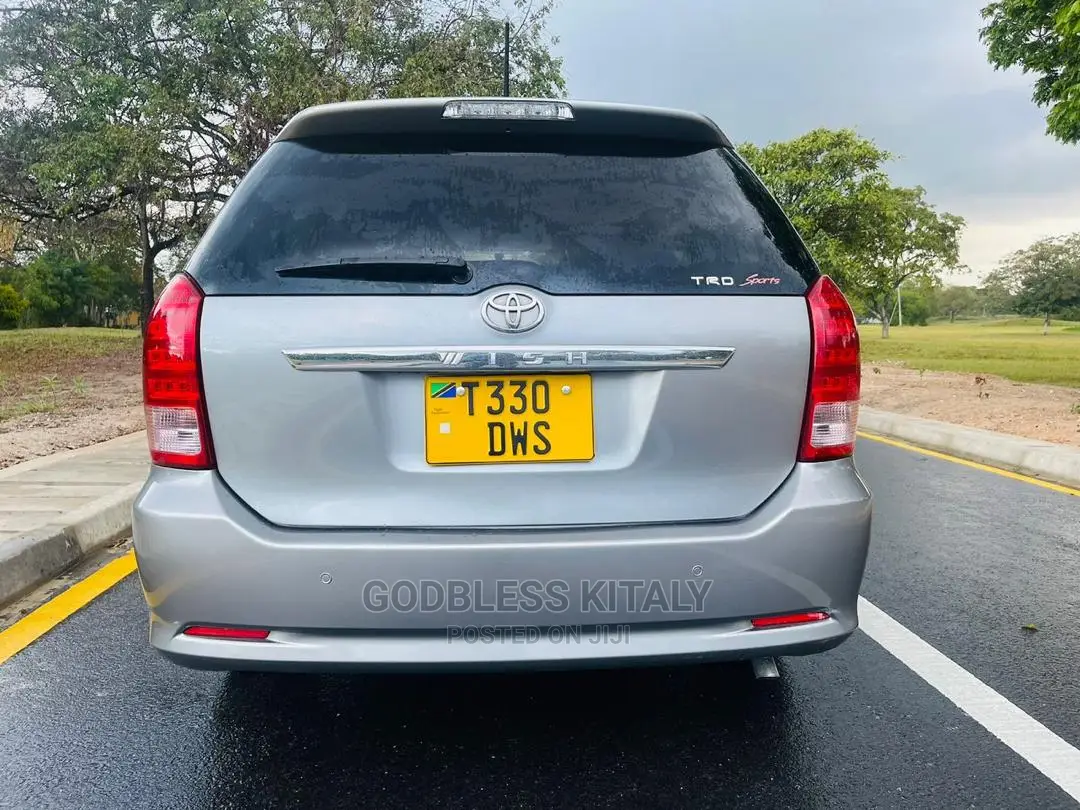 Toyota Wish 2005 Silver