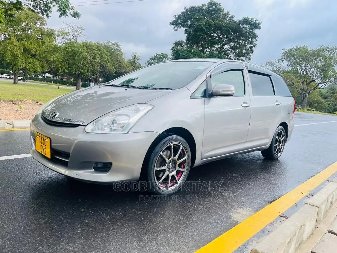 Toyota Wish 2005 Silver