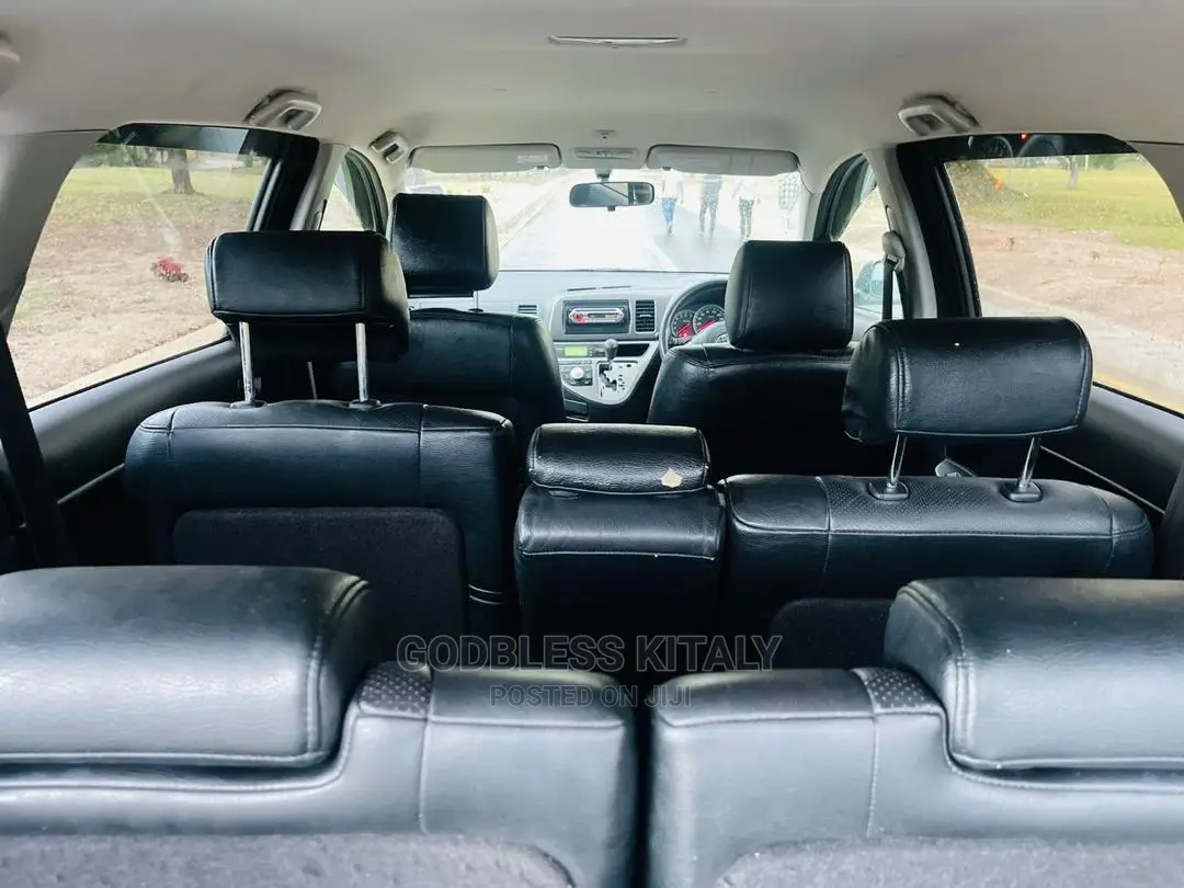 Toyota Wish 2005 Silver