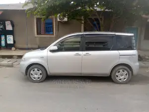Toyota Sienta 1.5 AWD 2006 Silver
