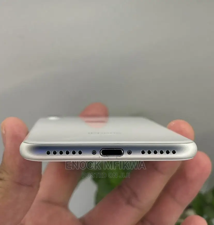 New Apple iPhone 8 64 GB White