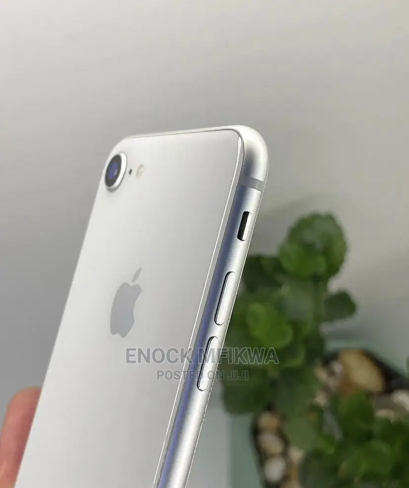 New Apple iPhone 8 64 GB White