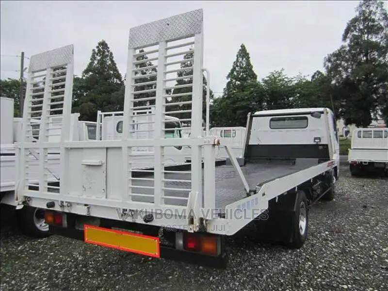 Mitsubishi Canter Teuck
