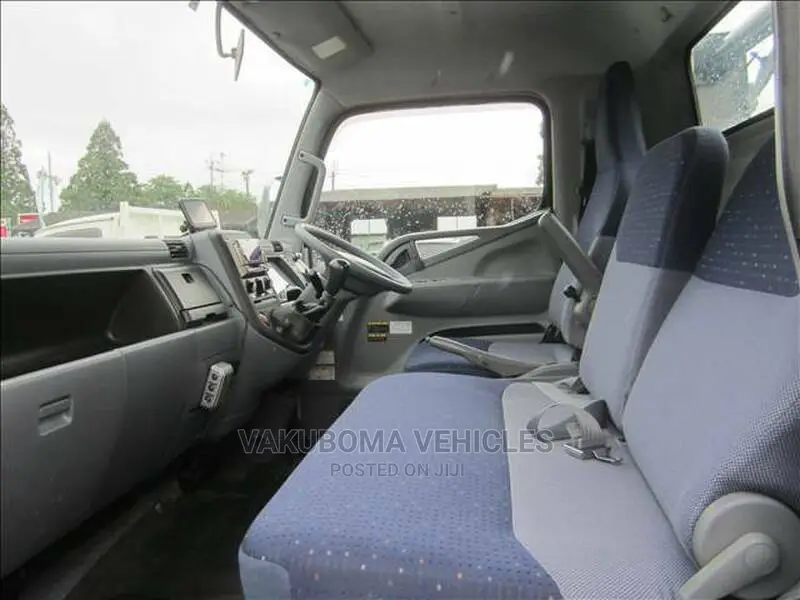 Mitsubishi Canter Teuck