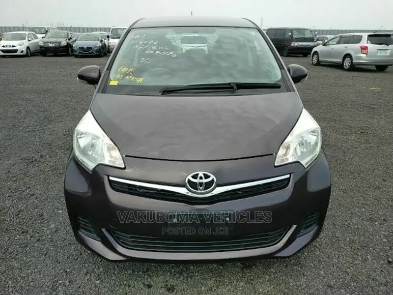 Toyota Ractis 2013 Black