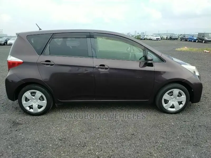 Toyota Ractis 2013 Black