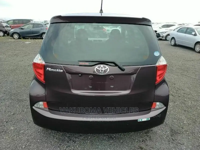 Toyota Ractis 2013 Black