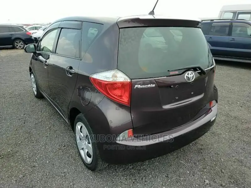 Toyota Ractis 2013 Black