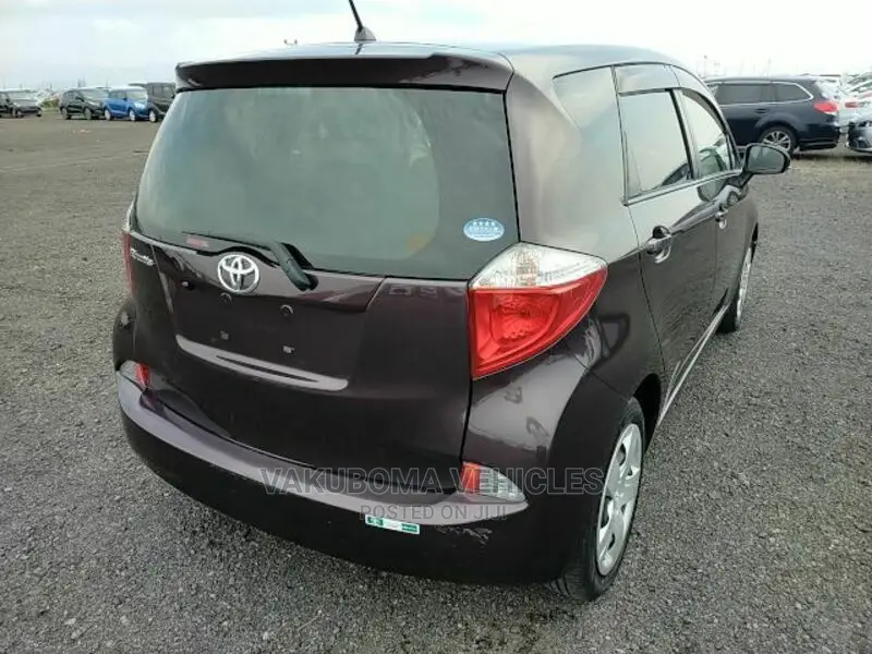 Toyota Ractis 2013 Black