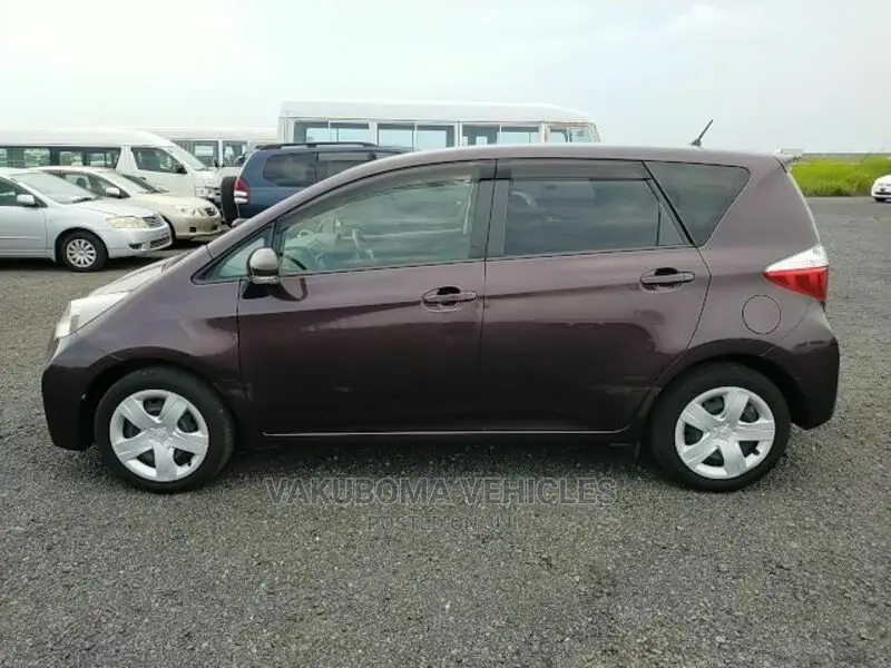 Toyota Ractis 2013 Black
