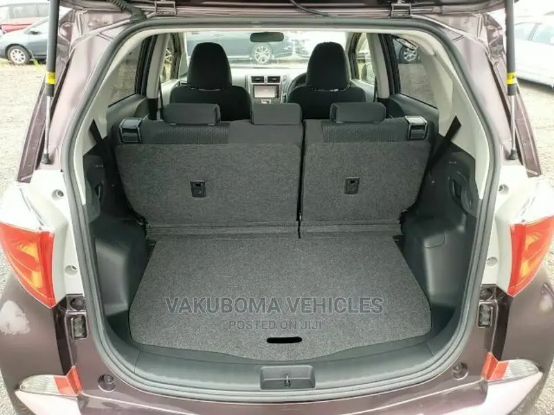 Toyota Ractis 2013 Black