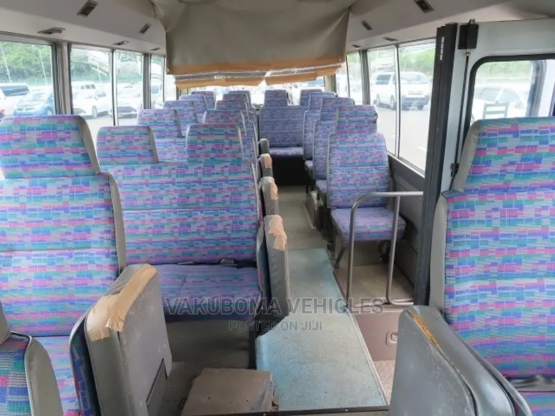 Mitsubishi Fuso Rosa 1990 White