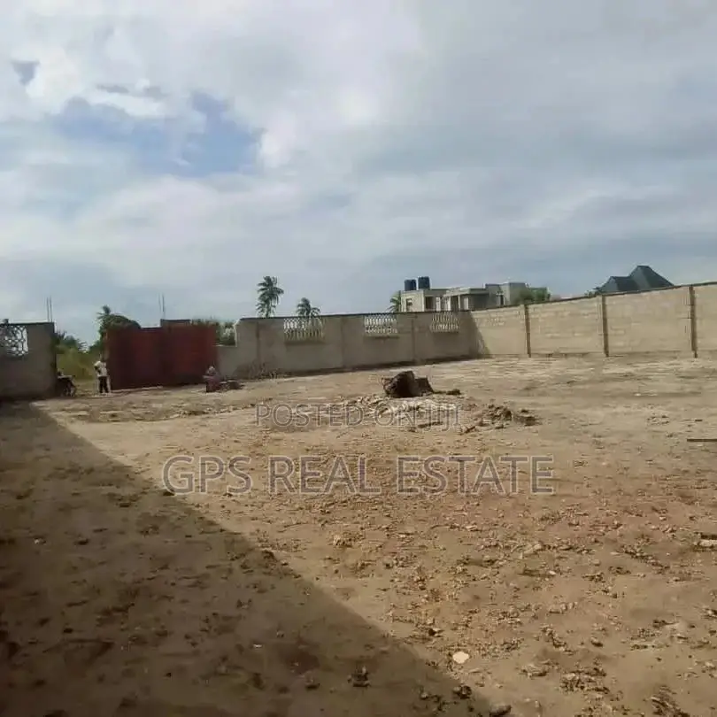 5bdrm House in Maxposh, Kigamboni for Sale