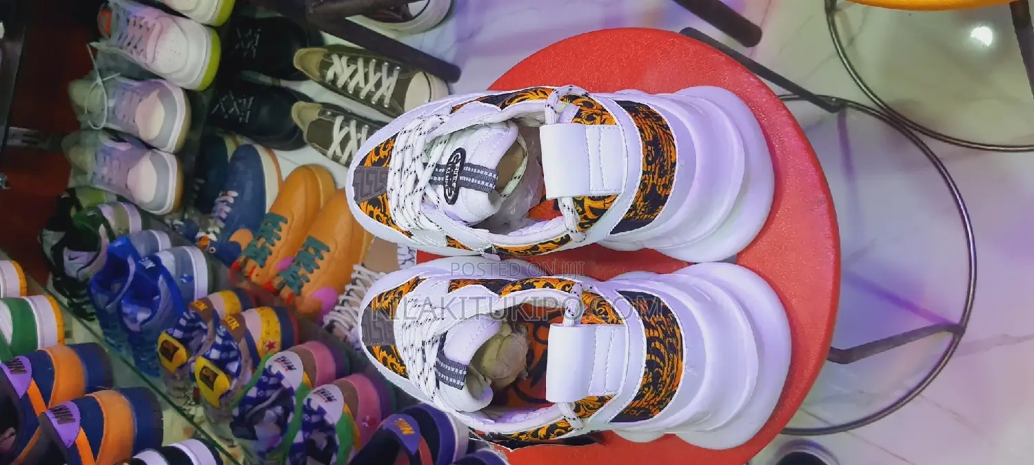 Versace Chain Reaction