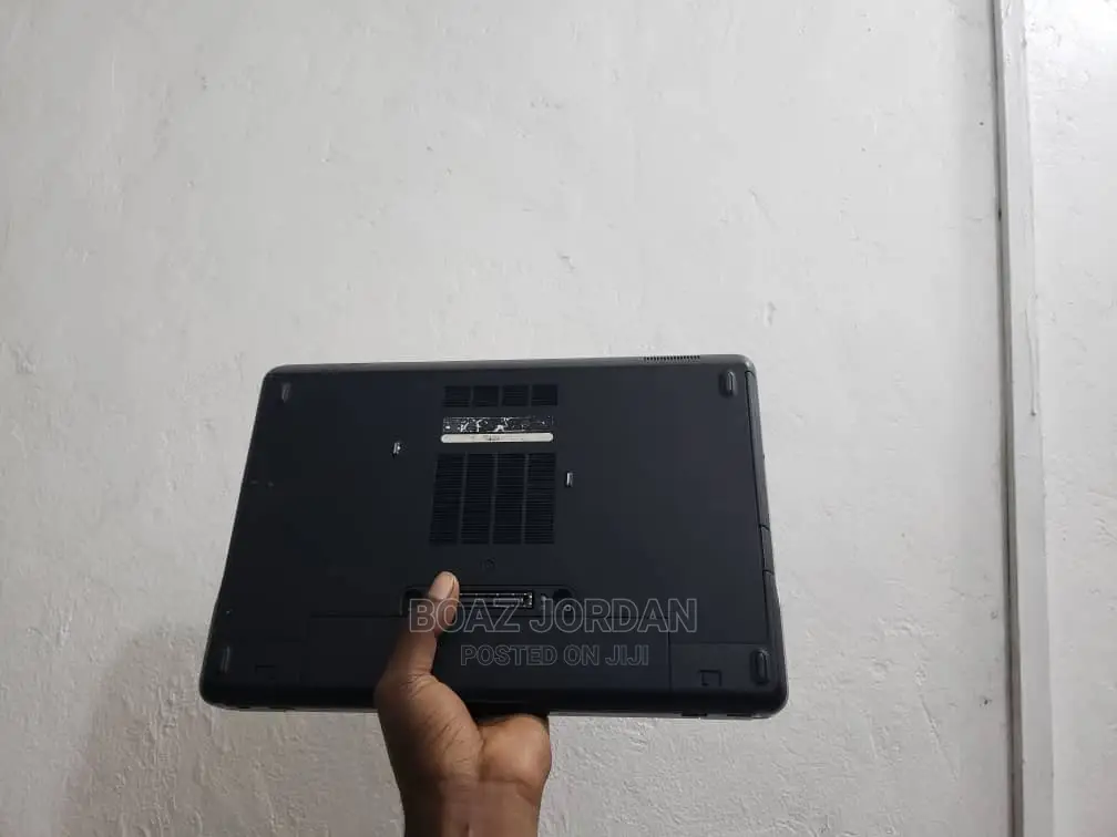 Laptop Dell Latitude 3180 4GB Intel Core I5 HDD 500GB