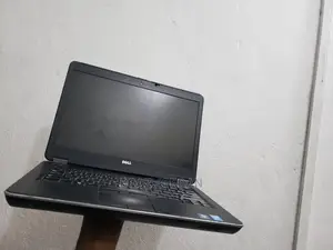 Laptop Dell Latitude 3180 4GB Intel Core I5 HDD 500GB