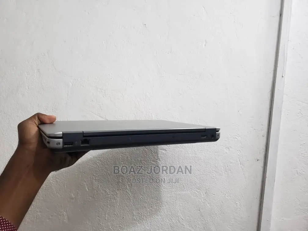 Laptop Dell Latitude 3180 4GB Intel Core I5 HDD 500GB