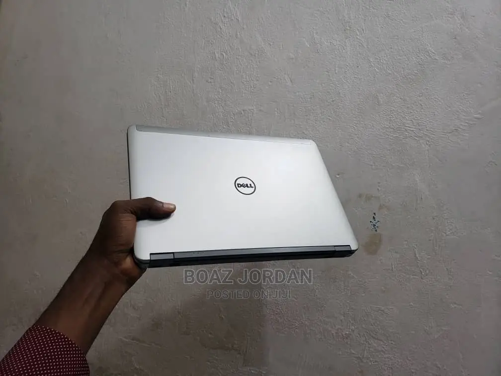 Laptop Dell Latitude 3180 4GB Intel Core I5 HDD 500GB