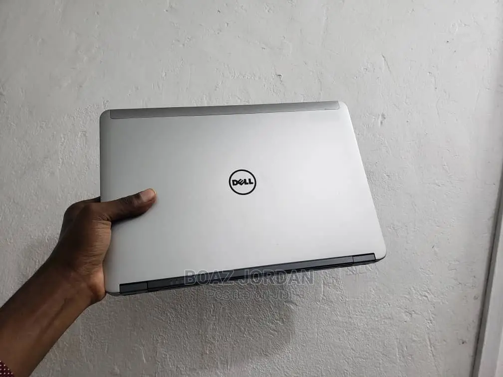 Laptop Dell Latitude 3180 4GB Intel Core I5 HDD 500GB