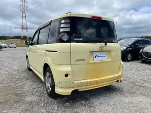 Toyota Sienta 2007 Yellow