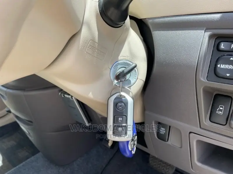 Toyota Sienta 2007 Yellow