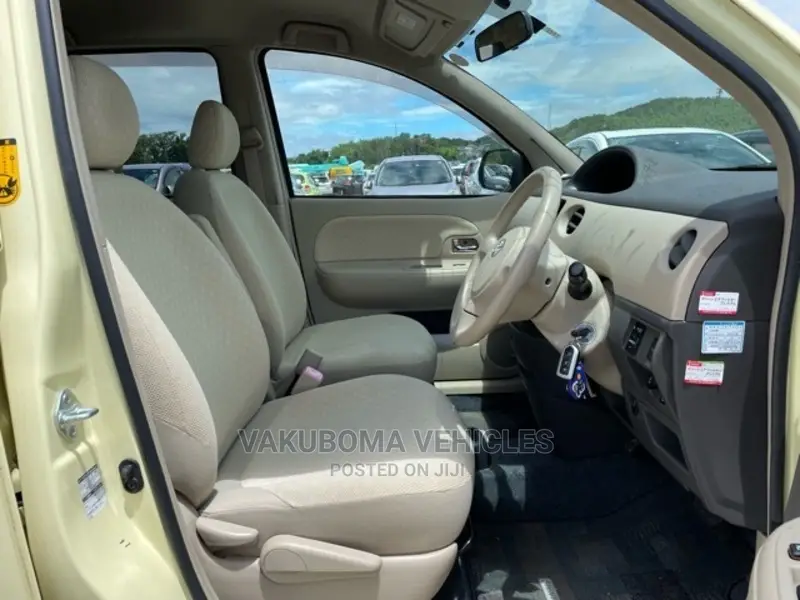 Toyota Sienta 2007 Yellow